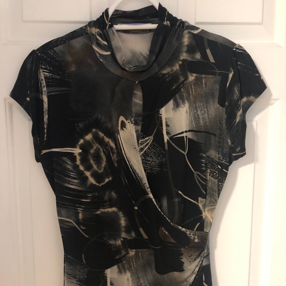Melanie Lyne Top w/Cut Out and Ruching detail @ collar - Picture 1 of 10